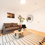 Lägenhet Modernes Mit Balkon Am Hbf