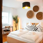 Lägenhet Modernes Mit Balkon Am Hbf *