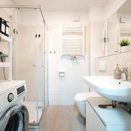 Apartment Modernes Mit Balkon Am Hbf
