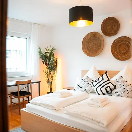 Apartman Modernes Mit Balkon Am Hbf *