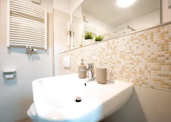 Apartment Modernes Mit Balkon Am Hbf